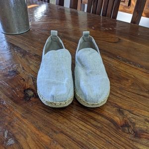 Women's Brand new Toms canvas espadrille